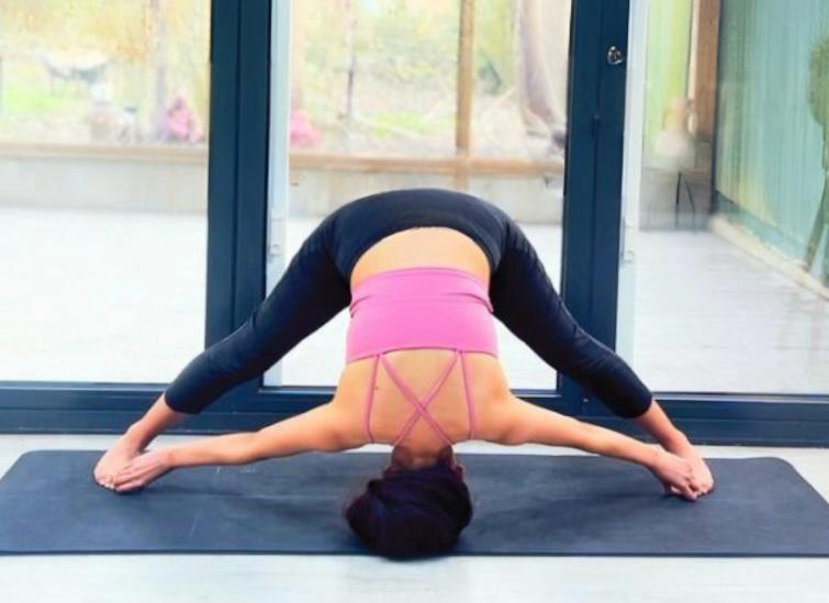 How to Practise Wide Legged Standing Forward Bend (Prasarita Padottanasana)
